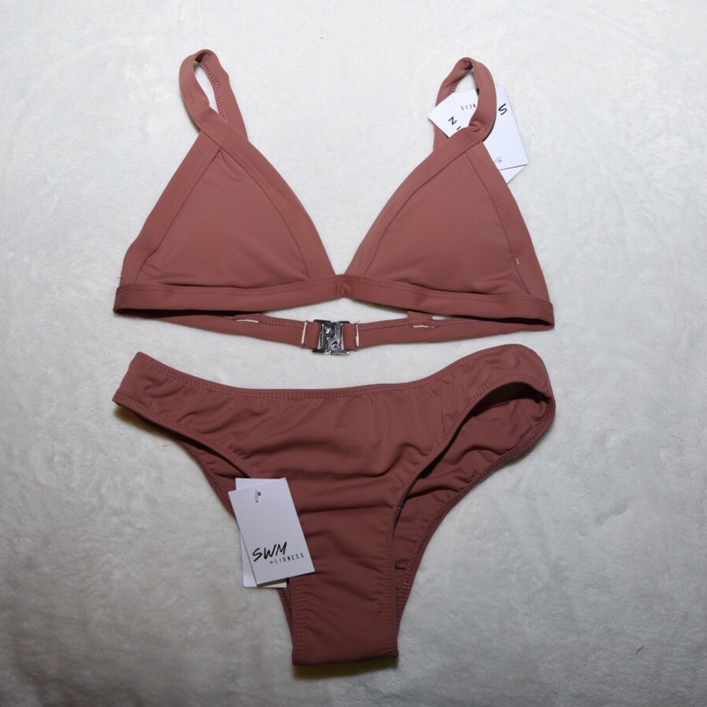 Lioness Anjelica Houston bikini